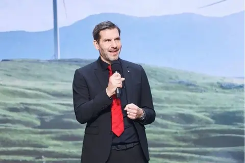 保时捷最豪华的车型_保时捷的豪华品牌叫什么_保时捷与名人：豪华车主的选择